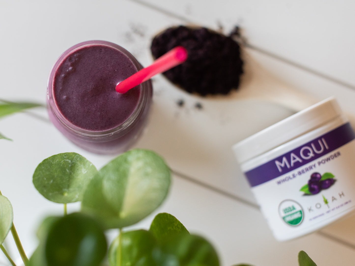 maqui powder, maqui tub and maqui smoothie